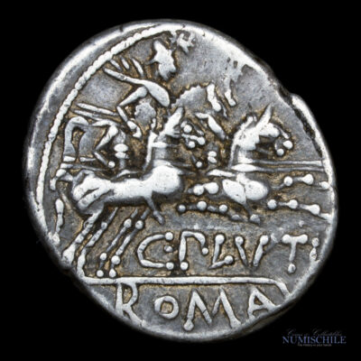 Roma, República, 1 Denario de la gens Plutia. 121 a.C.
