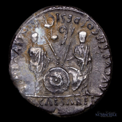 Roma, Denario de Augusto, acuñada entre el año 7 – 6 a.C.